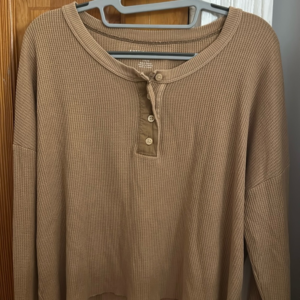 American Eagle Tan Cropped Sweater